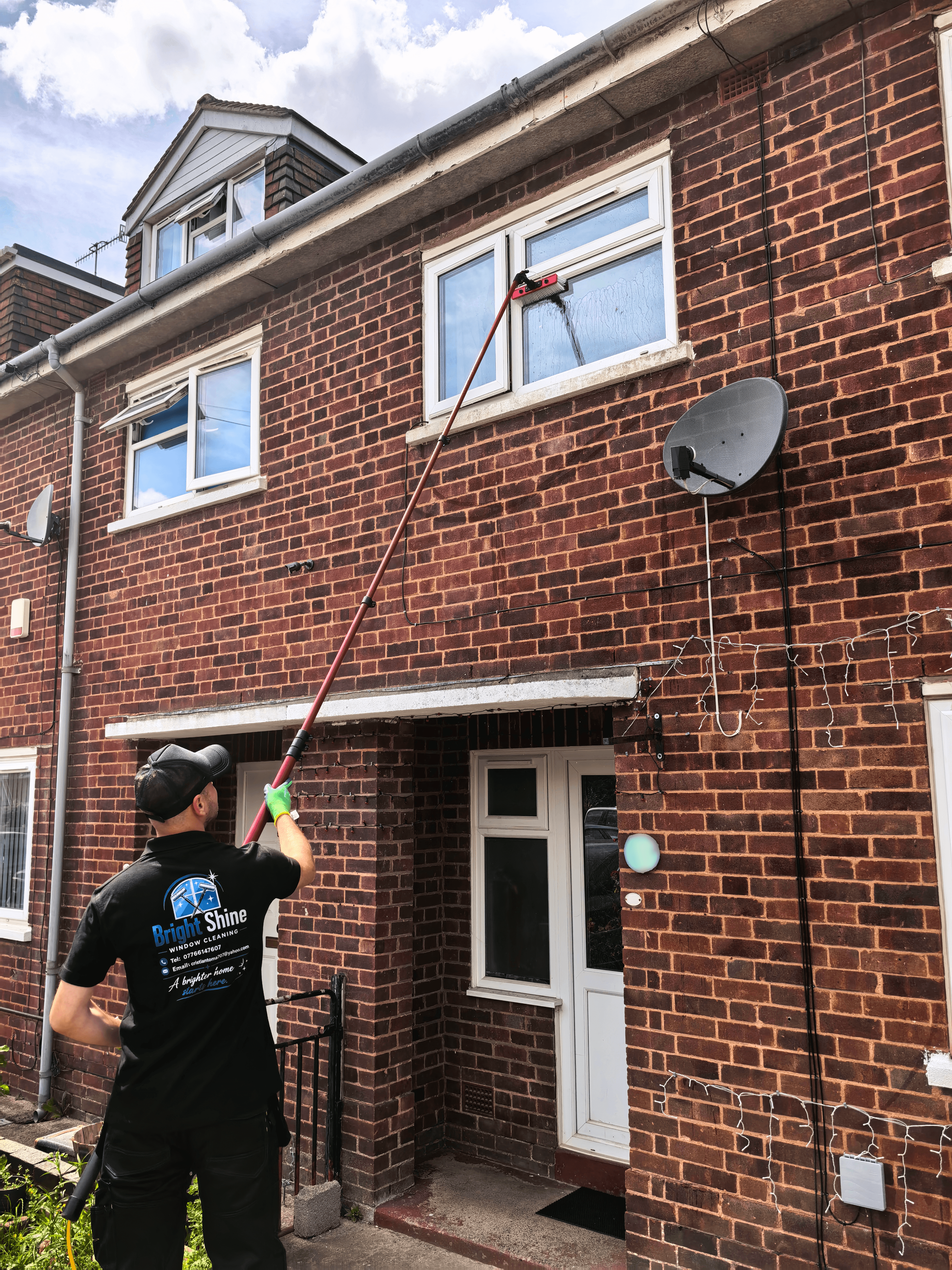 Cleaning upper-floor windows using a purified water-fed pole system